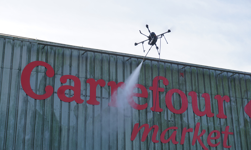 nettoyage-bardage-avec-drone-batiment-commercial-ph-plus