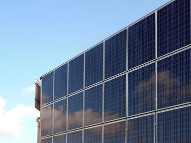 Nettoyage panneaux solaire en façade